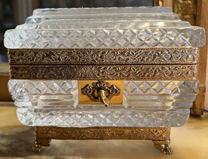 null Crystal box with decoration of points of diamond. The gilded brass frame chiseled...