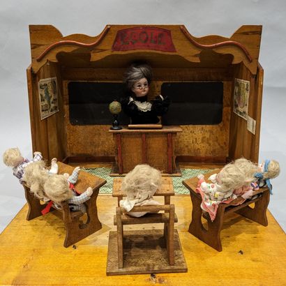 null Automaton La maîtresse d'école, early 20th century. Music box with one tune,...
