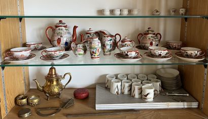 null Mannette : partie de service à thé en porcelaine de Satsuma à décor polychrome...