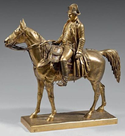 Louis Maris MORIS ou MORISE (1818-1883) NAPOLEON 1ER A CHEVAL. Bronze à patine dorée....