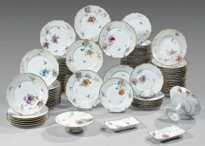 null Service de table en porcelaine de Limoges de la fabrique Jules ETIENNE à décor...