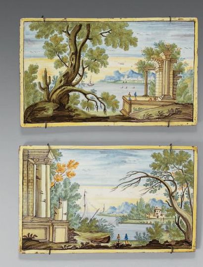 CASTELLI, XVIIIème siècle 
Paire de plaques rectangulaires en faïence à décor polychrome...