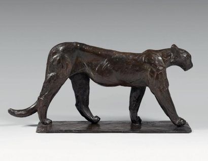 Rembrandt BUGATTI (1884-1916) 
PUMA MÂLE.
Bronze à patine brune, signé. Circa 1911.
Cachet...