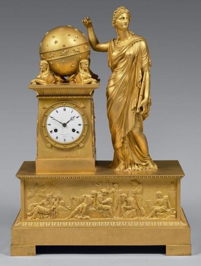 null Importante pendule en bronze doré représentant Uranie, muse de l'Astrologie...