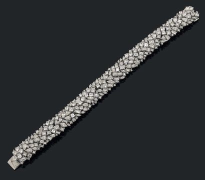 null Bracelet ruban en or gris 18K (750) entièrement serti de diamants taillés en...