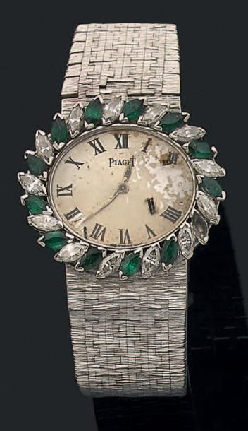 null Montre bracelet de dame en or gris 18K (750) à boîtier ovale, le tour de la...