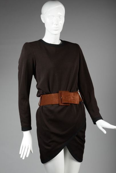 null Yves SAINT LAURENT Haute Couture circa 1980 (attribué à)

Robe en jersey de...