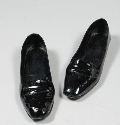 null HERMES Paris made in Italy

Paire de loafers en cuir vernis noir, semelles en...