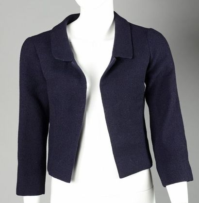 Christian DIOR, Haute couture n°119242, circa 1950 veste courte en lainage marine,...
