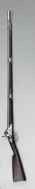  Fusil de type militaire à percussion genre 1822, monté avec des garnitures en argent...