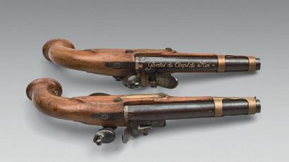 Beautiful pair of guard pistols of the King's body, first model, guns with sides...