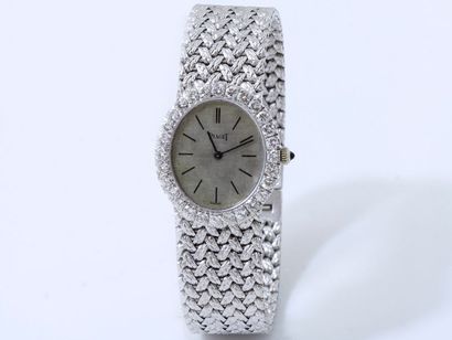 null PIAGET
Montre bracelet de dame en or gris 750 millièmes, de forme ovale, cadran...