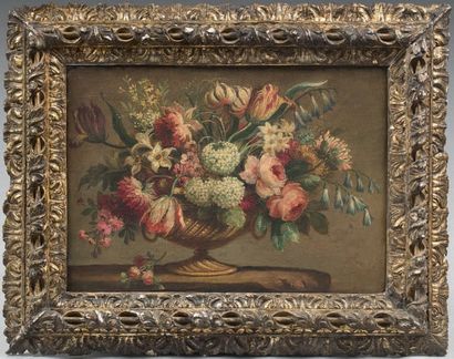 Ecole Italienne du XIXème siècle Vase de fleurs sur un entablement
Toile
37 x 50,5...