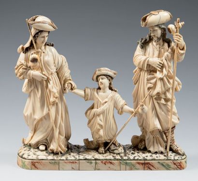  «La Sainte Famille» Beau groupe en ivoire sculpté en ronde-bosse polychrome. Marie...