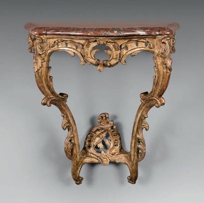 null Petite console en chêne, moulurée et sculptée, en bois doré, la ceinture repercé,...