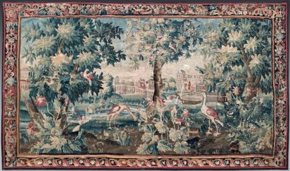 null Tapisserie à décor de volatiles et verdure exotique, manufacture Royale d'Aubusson,...