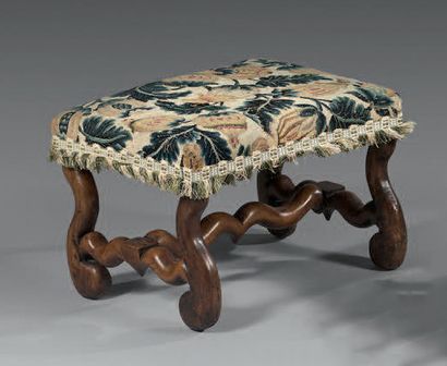 null Walnut stool with a base called "sheep bone".
17th century (bites).
Old (used)...