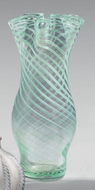 MARTENS Dino pour la Maison AURELIANO TOSO Vase modèle «Fleur». Épreuve réalisée...
