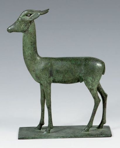 Marguerite de BAYSER-GRATRY (1881-1975) Gazelle
Sculpture en bronze à patine verte,...