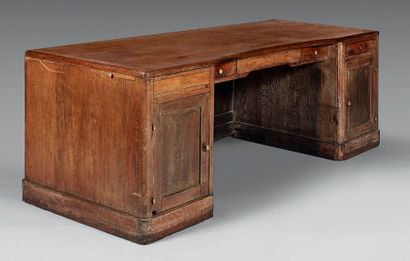 PERRET Auguste (1874-1954) Auguste Perret's personal oak desk with two side doors,...