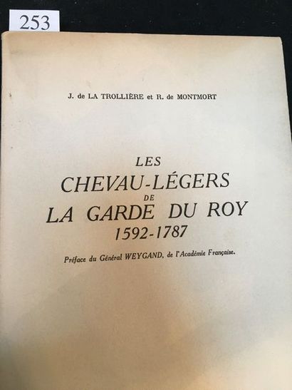 [CHEVAU-LÉGERS]. La TROLLIÈRE (Jean de) & MONTMORT (Roger de). Les Chevau-légers...