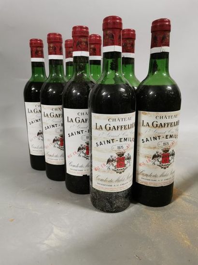 null 9 bouteilles CH. LA GAFFELIÈRE, 1° Grand Cru St-Emilion 1975 (et, 1 bouchon...
