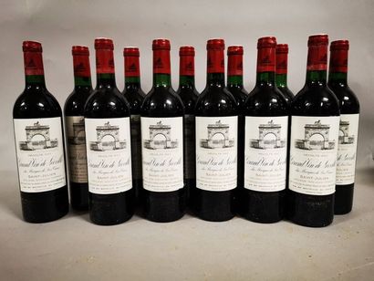 null 12 bouteilles CH. LÉOVILLE-LAS-CASES, 2° cru Saint-Julien 1982 (2 J) cb 