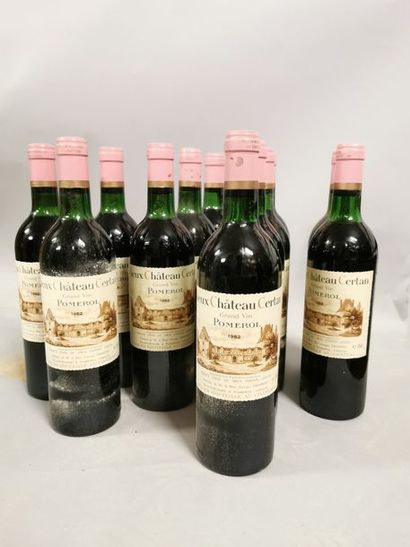 null 12 bouteilles VIEUX CH. CERTAN Pomerol 1982 (4 J, 4 TLB, 2 LB) cb 