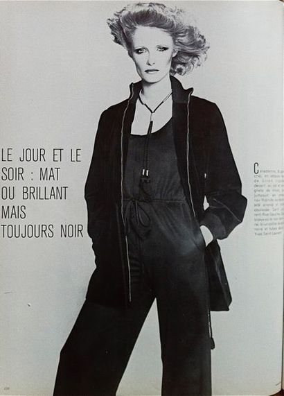 null SAINT LAURENT RIVE GAUCHE
Automne Hiver 1975/76
JUMPSUIT coulissé en jersey...