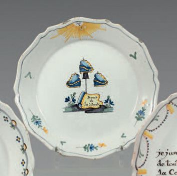 NEVERS Very rare earthenware plate with a circumvented border and polychrome patriotic...