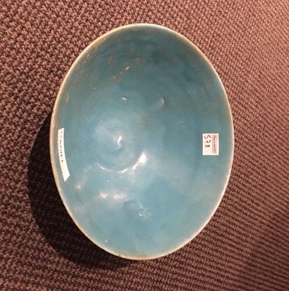 PERSE Coupe creuse circulaire en céramique siliceuse à couverte bleue turquoise.
XIVème...