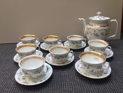 PARIS Partie de service à thé comprenant une théière couverte, huit tasses et leurs...