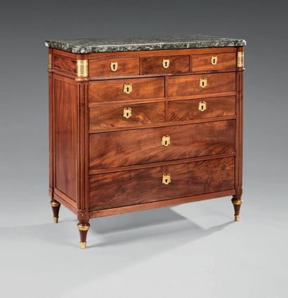 null Chest of drawers in mahogany, mahogany veneer and chased and gilded bronze ornamentation,...