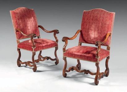 null Pair of armchairs with high flat backs in moulded walnut; the armrests and winding...