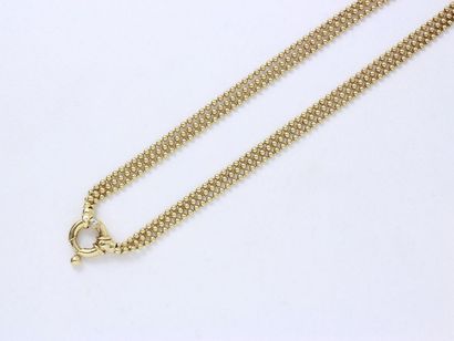 null KREISS
Necklace in 750 thousandths gold, composed of 3 rows of ball stitch....