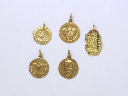 null Gold lot 750 thousandths, composed of 5 religious medals, including one enhanced...