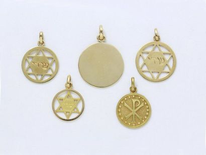 null Gold lot 750 thousandths, composed of 4 religious medals stylizing the Star...