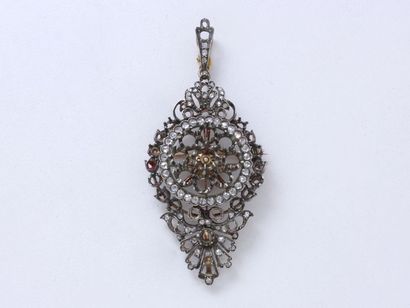 null Monture de broche pendentif or 750 et argent 800 millièmes ponctuée de quelques...