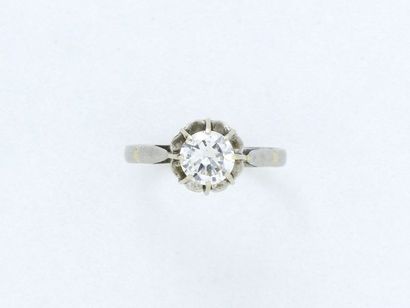 null Solitaire ring in 750 thousandths white gold set with a brilliant-cut diamond.
Diamond...