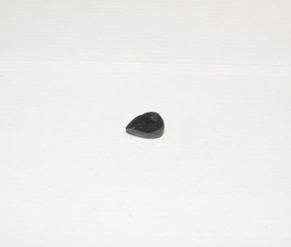 null A facetted sapphire cut in pear shape. Dimensions: approx. 9.3 x 6.3 x 4.6 mm....