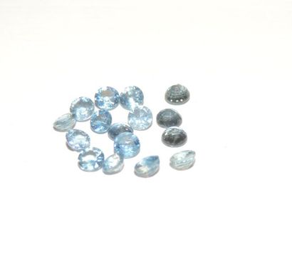 null Lot comprising sixteen round faceted sapphires. Total weight: approx. 5.06 carats....