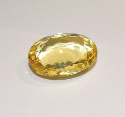 null Large oval faceted citrine. Dimensions: approx. 40 x 30 x 14.5 mm. Weight: 122.53...