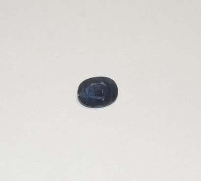 null A facetted sapphire of oval shape. Dimensions: approx. 12.7 x 9.6 x 4.4 mm....