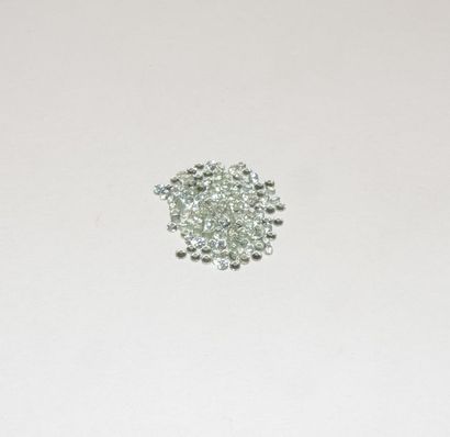 null Mixed with small faceted sapphires. Total weight: approx. 3.00 carats.