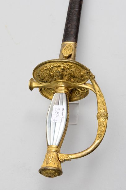 null Épée d'officier d'état-major de type 1817 à ciselures, garde en laiton doré,...