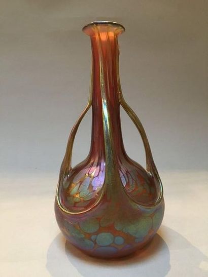 LOETZ Johann (1880-1940) Ovoid vase with a long straight flared neck

Proof made...