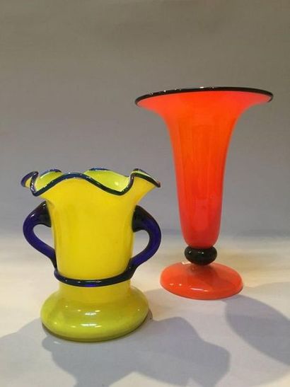 POWOLNY Michael (1871 - 1954) Lot de cinq objets dont vase, coupe, pichet, brûle...