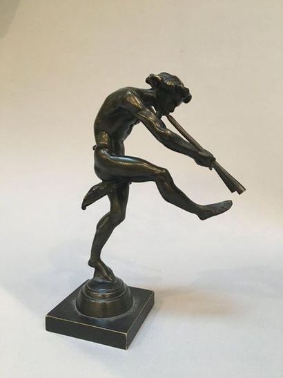 null Small satyr bronze with double flute

Height: 19 cm with base