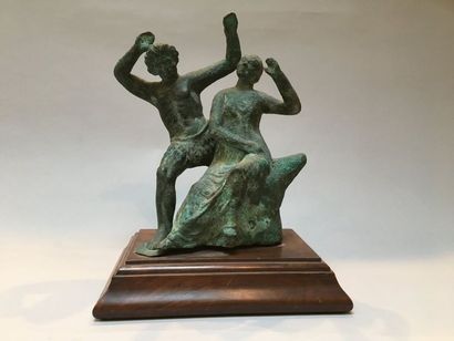 null Groupe en bronze patiné représentant un couple de danseurs

Haut : 30 cm (sans...