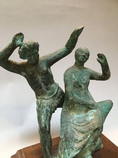 null Groupe en bronze patiné représentant un couple de danseurs

Haut : 30 cm (sans...